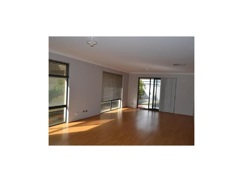 8 Vermillion Way, Success WA 6164