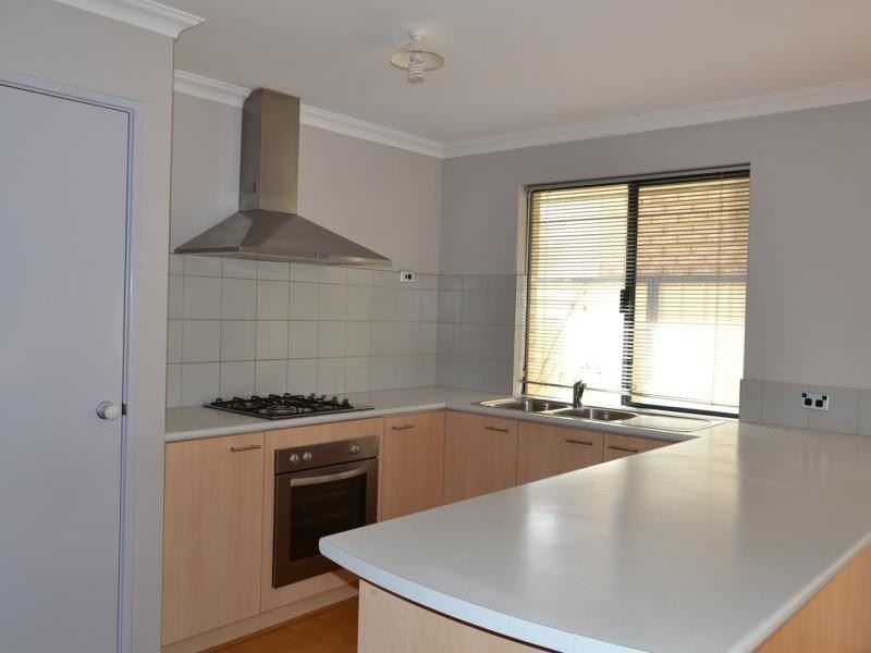 8 Vermillion Way, Success WA 6164