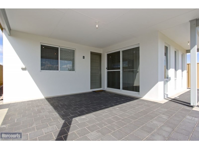 6 Lepley Lane, Hammond Park WA 6164