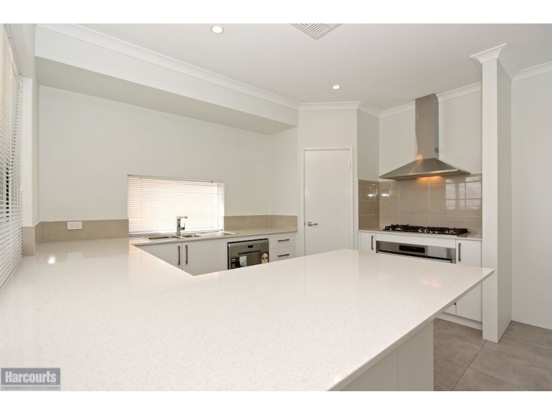 6 Lepley Lane, Hammond Park WA 6164