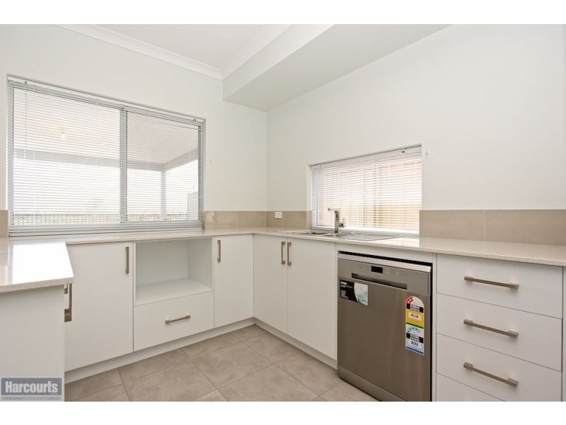 6 Lepley Lane, Hammond Park WA 6164