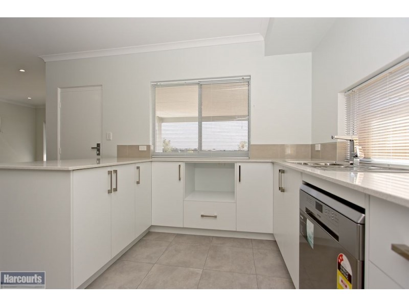 6 Lepley Lane, Hammond Park WA 6164