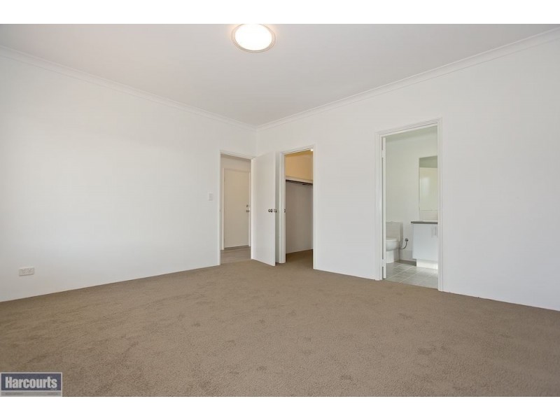 16 Yewers Drive, Champion Lakes WA 6111