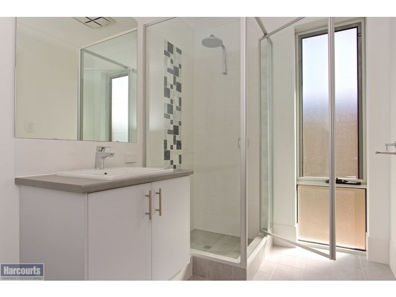 16 Yewers Drive, Champion Lakes WA 6111