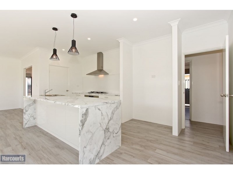 16 Yewers Drive, Champion Lakes WA 6111