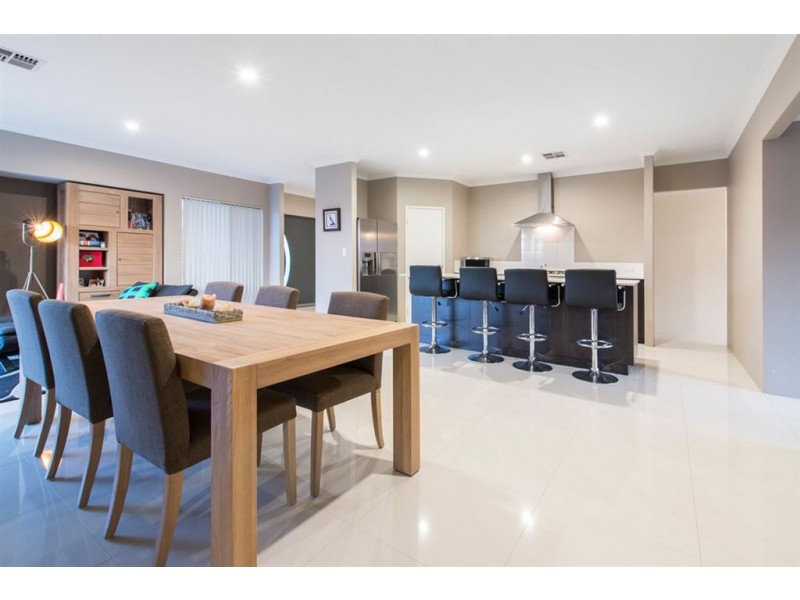 35 Litchfield Circle, Wandi WA 6167