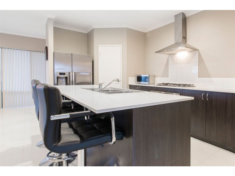 35 Litchfield Circle, Wandi WA 6167