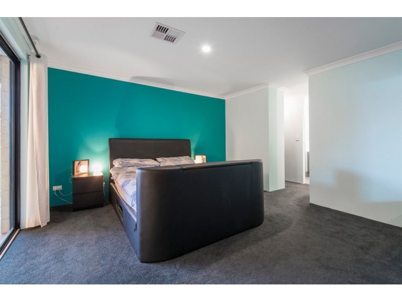 35 Litchfield Circle, Wandi WA 6167