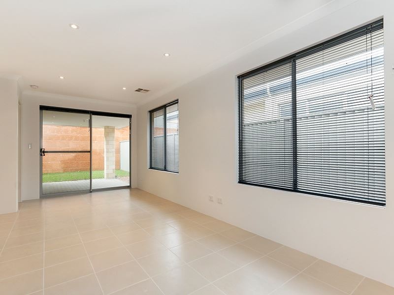 36 Goldfields Loop, Wandi WA 6167