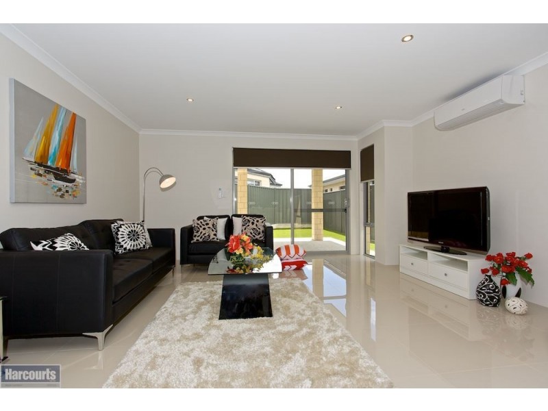 36B Berkshire Approach, Piara Waters WA 6112