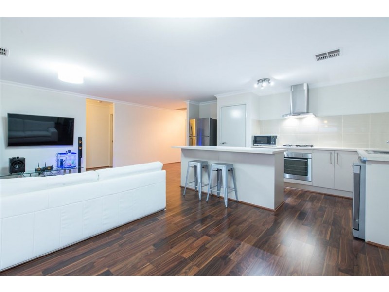 33 Litchfield Circle, Wandi WA 6167