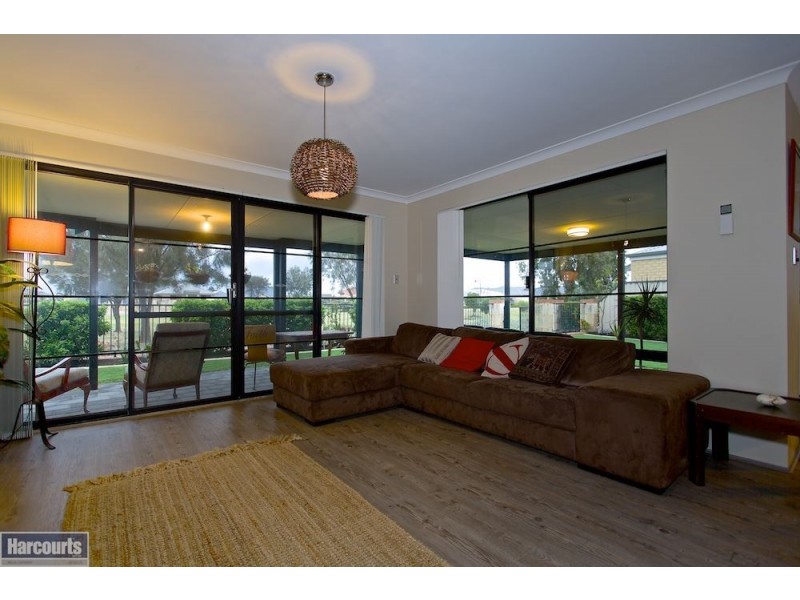 22 Serotina Lane, Aubin Grove WA 6164