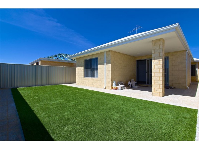 9 Thangoo Way, Golden Bay WA 6174