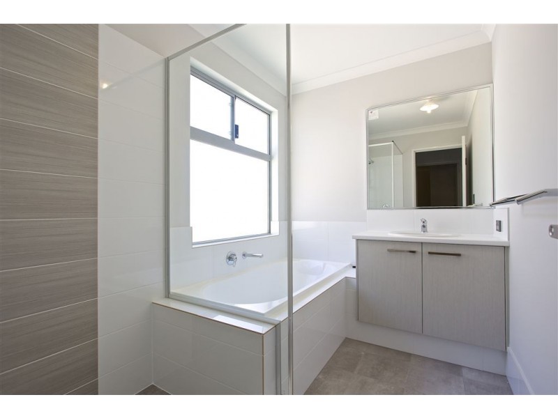 9 Thangoo Way, Golden Bay WA 6174