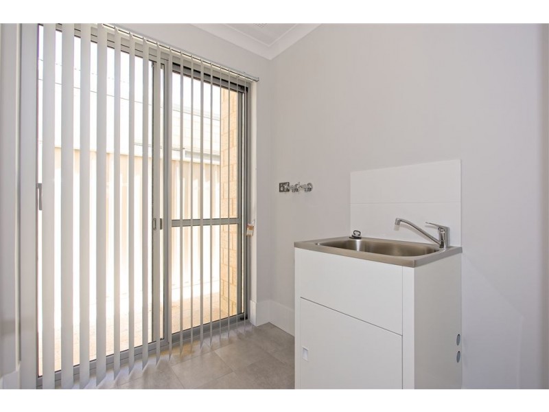 9 Thangoo Way, Golden Bay WA 6174