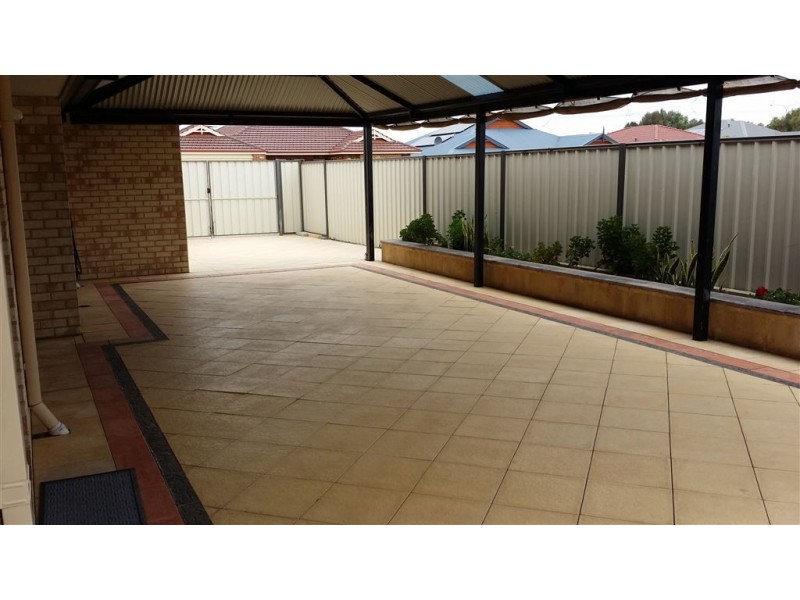 8 Cotter Loop, Success WA 6164