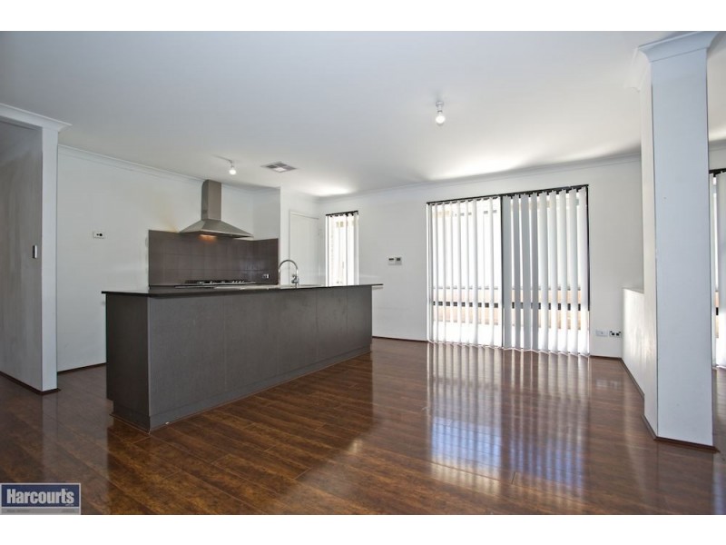 4 Luna Link, Wandi WA 6167