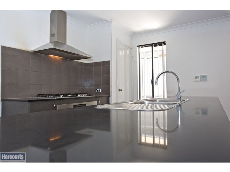 4 Luna Link, Wandi WA 6167