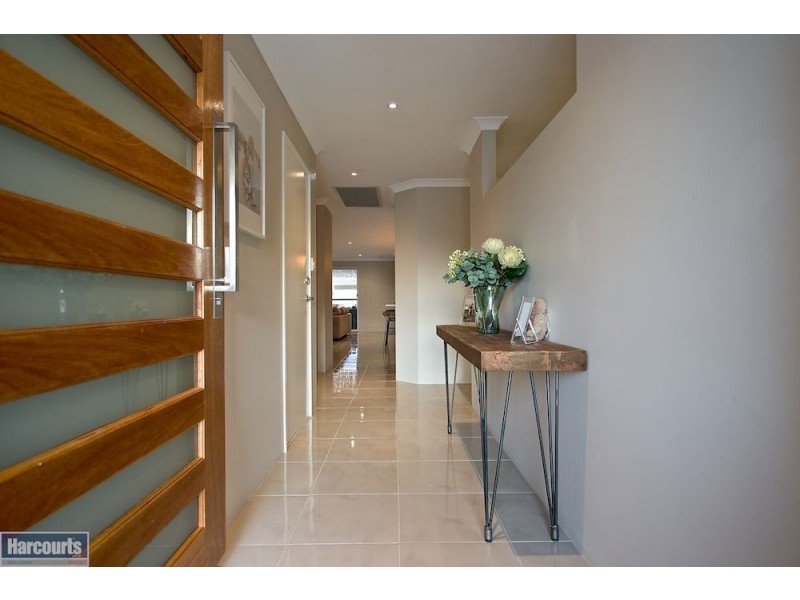 21 Juncea Way, Hammond Park WA 6164
