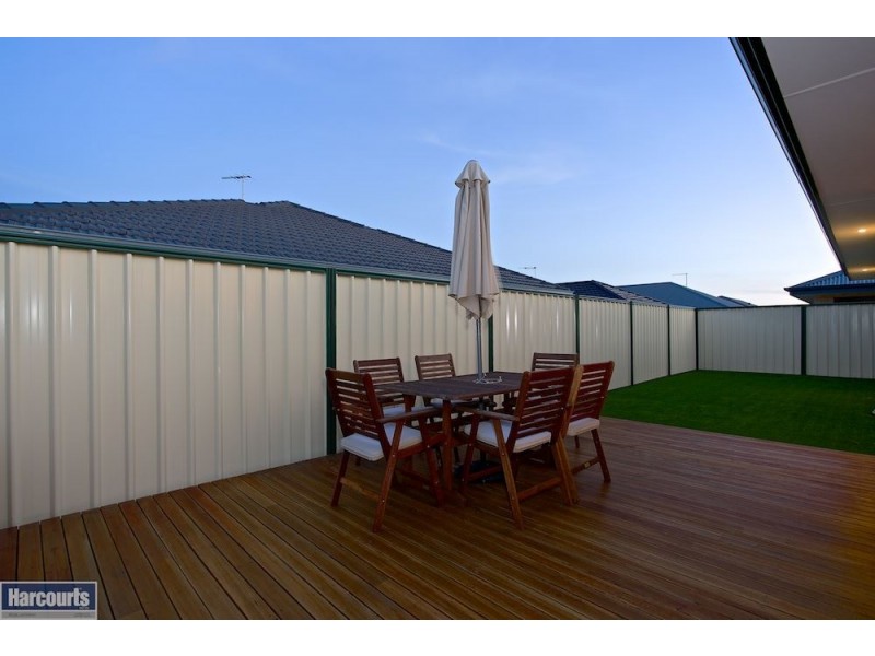 21 Juncea Way, Hammond Park WA 6164