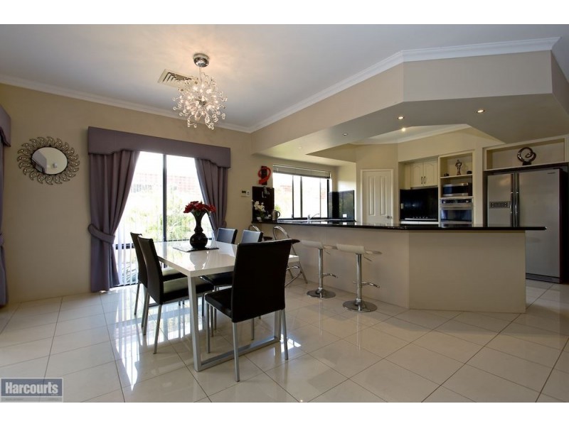 19 Chivalry Way, Atwell WA 6164