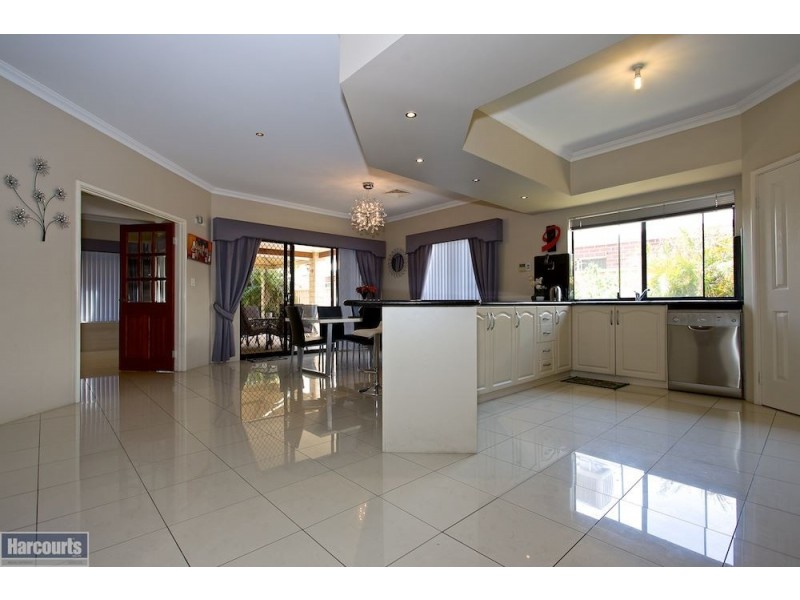 19 Chivalry Way, Atwell WA 6164