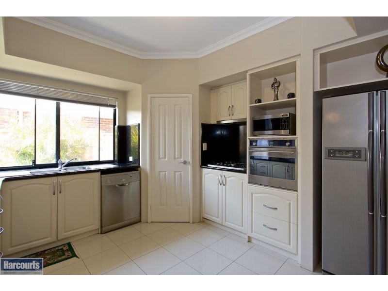 19 Chivalry Way, Atwell WA 6164