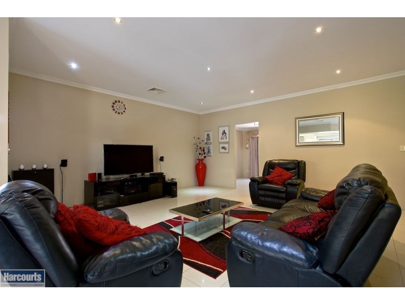 19 Chivalry Way, Atwell WA 6164