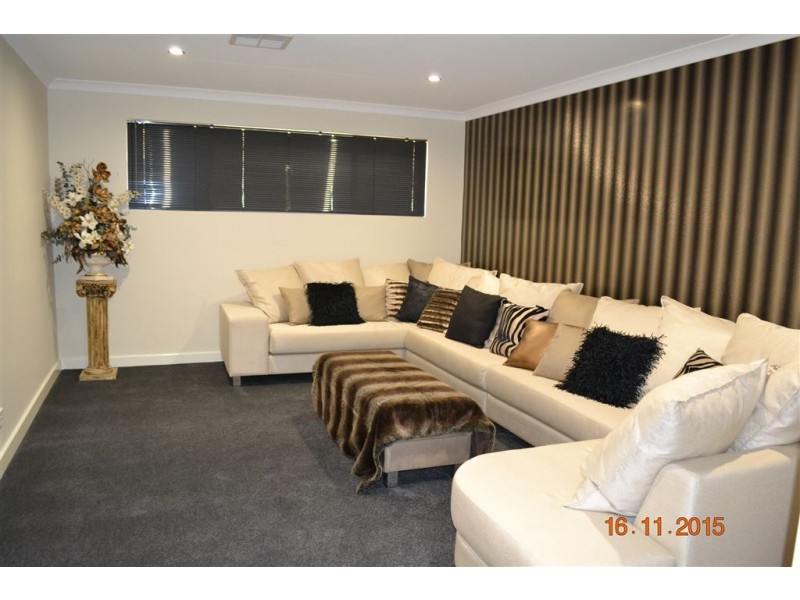 27B Figtree Avenue, Munster WA 6166