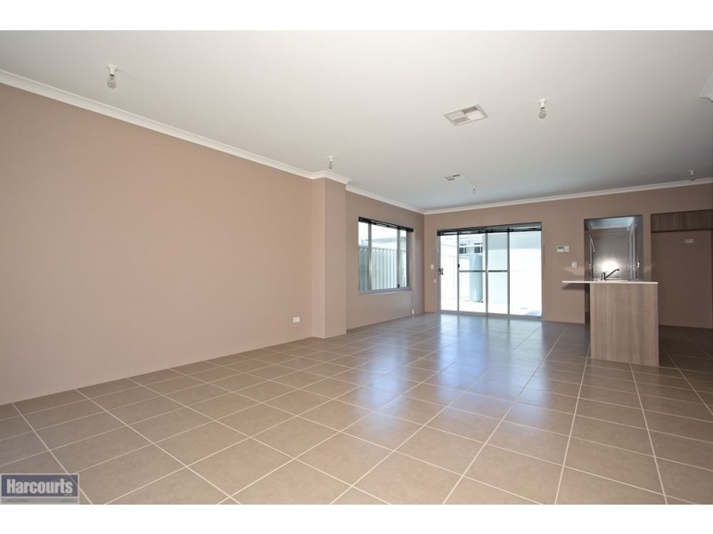 17 Affable Way, Atwell WA 6164