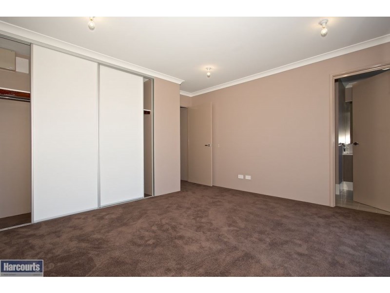 17 Affable Way, Atwell WA 6164