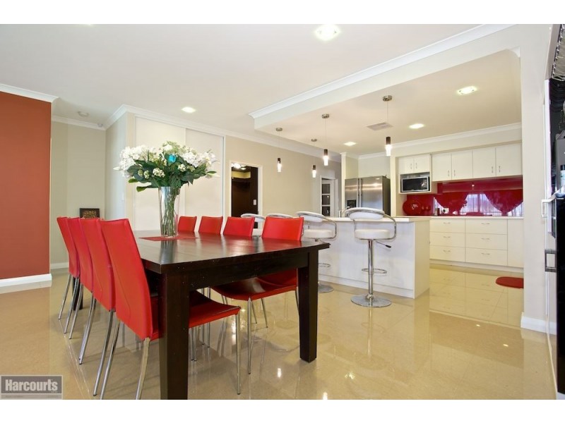 8 Ironbark Terrace, Hammond Park WA 6164