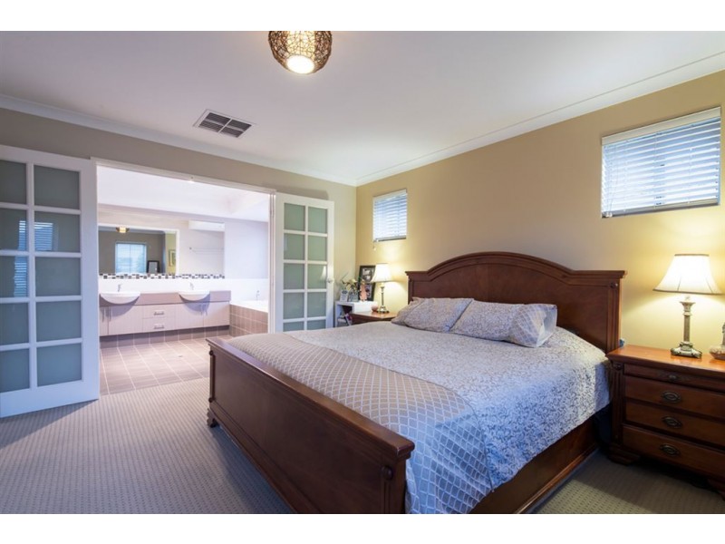 10 Mingara Avenue, Harrisdale WA 6112