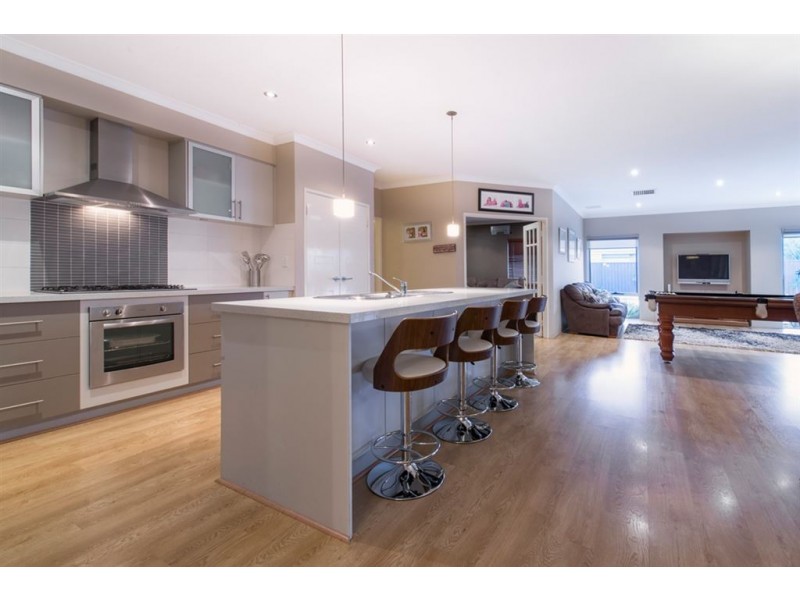 10 Mingara Avenue, Harrisdale WA 6112