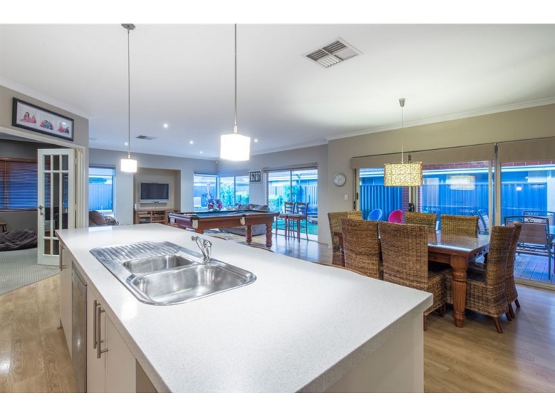 10 Mingara Avenue, Harrisdale WA 6112