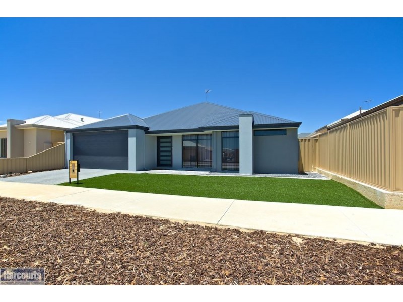4 McIntosh Street, Hammond Park WA 6164