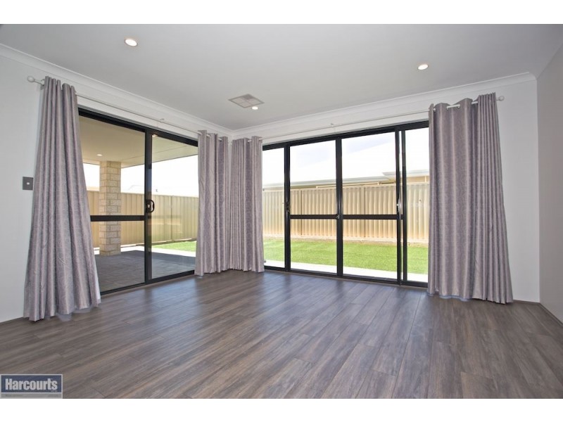 4 McIntosh Street, Hammond Park WA 6164