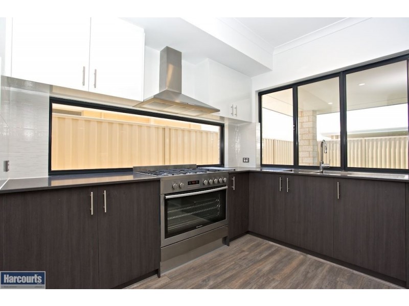 4 McIntosh Street, Hammond Park WA 6164