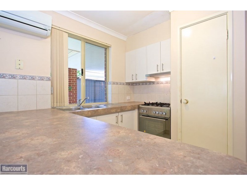 16 Wah Court, Atwell WA 6164