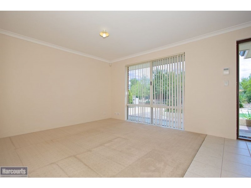 16 Wah Court, Atwell WA 6164