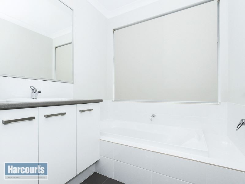 10 Canunda Approach, Wandi WA 6167