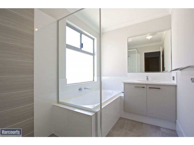 9 Thangoo Way, Golden Bay WA 6174