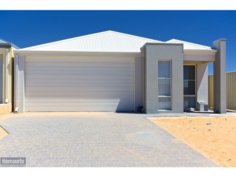 72 Adelong Avenue, Golden Bay WA 6174