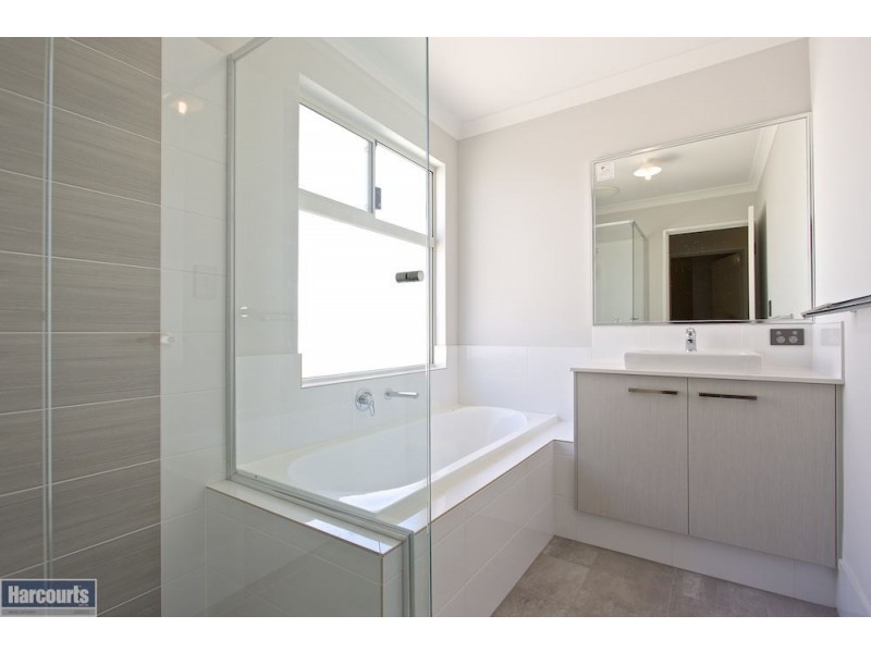 72 Adelong Avenue, Golden Bay WA 6174