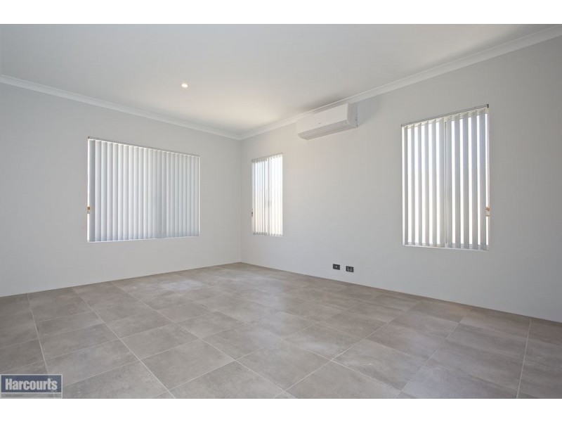 72 Adelong Avenue, Golden Bay WA 6174