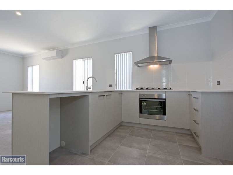 72 Adelong Avenue, Golden Bay WA 6174