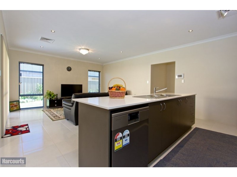 63 Bellingham Road, Hammond Park WA 6164