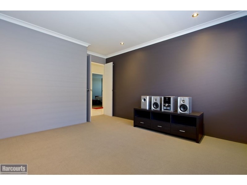 63 Bellingham Road, Hammond Park WA 6164