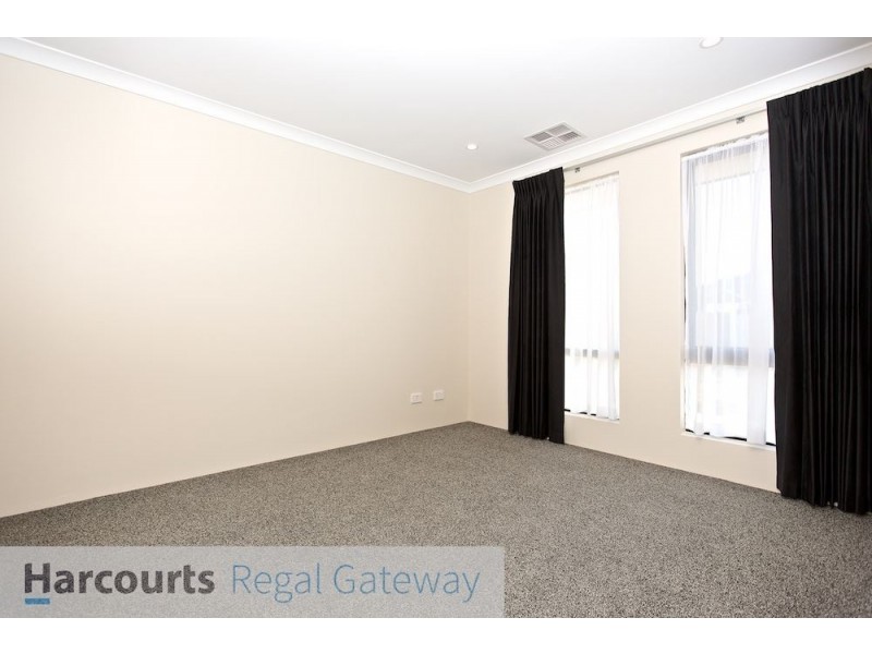 8 Towarri Way, Wandi WA 6167