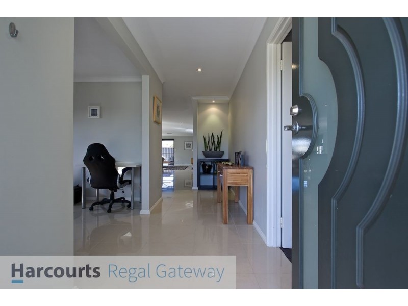 30 Sanguine Way, Atwell WA 6164